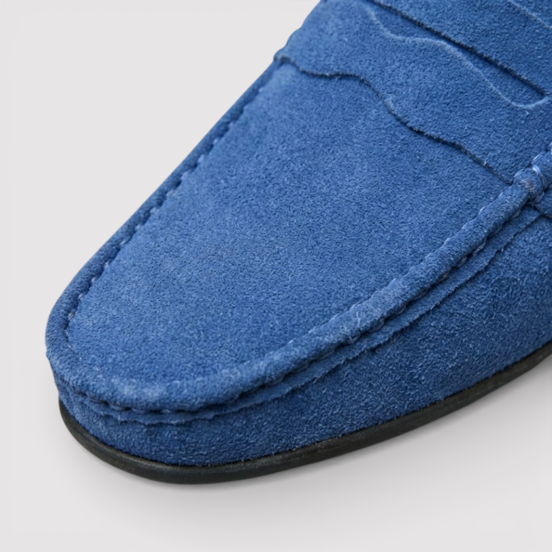 ラグジュアリーで快適なローファー