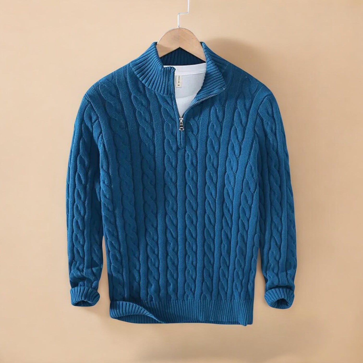 プレミアムケーブルニットセーター