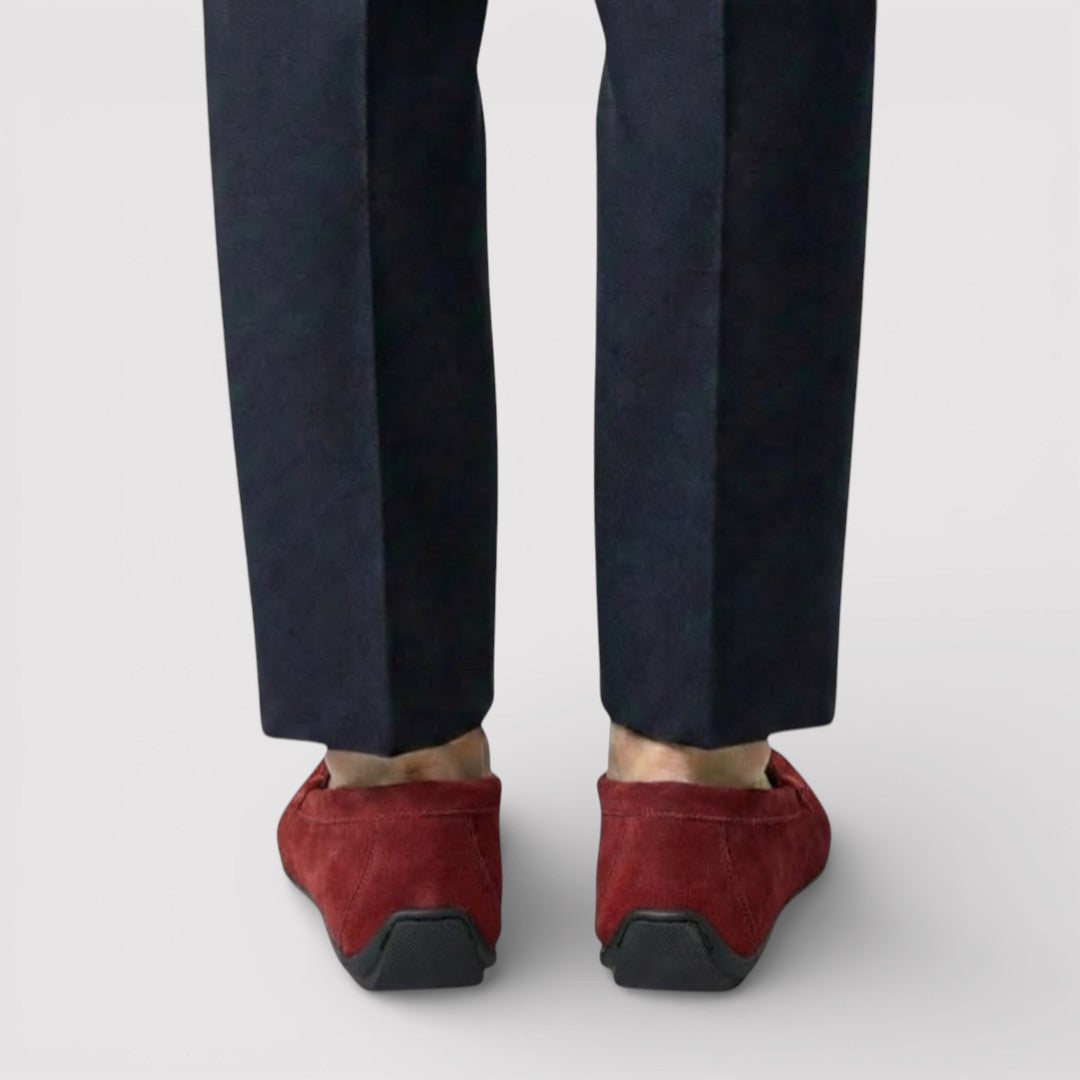 ラグジュアリーで快適なローファー