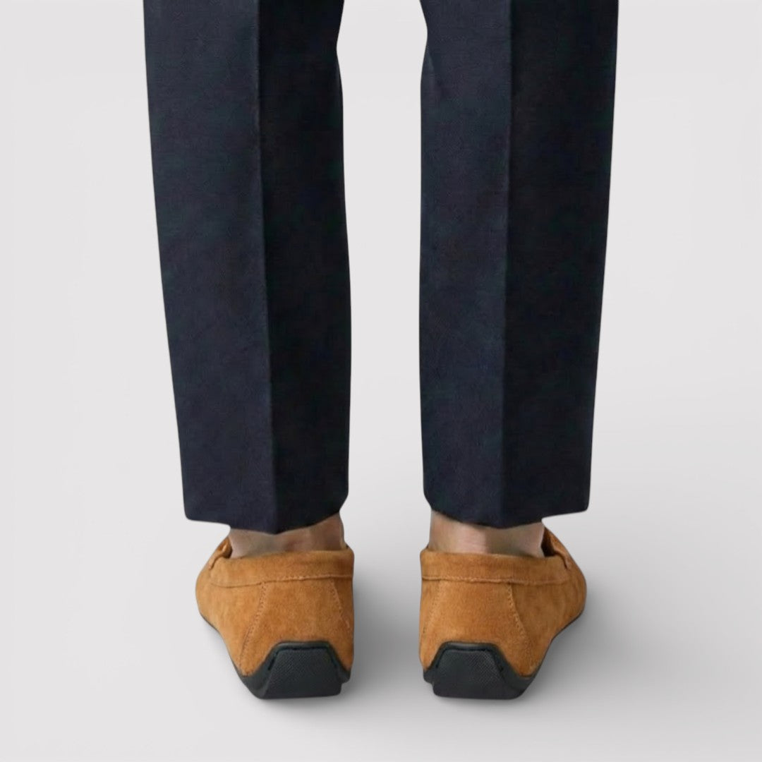 ラグジュアリーで快適なローファー