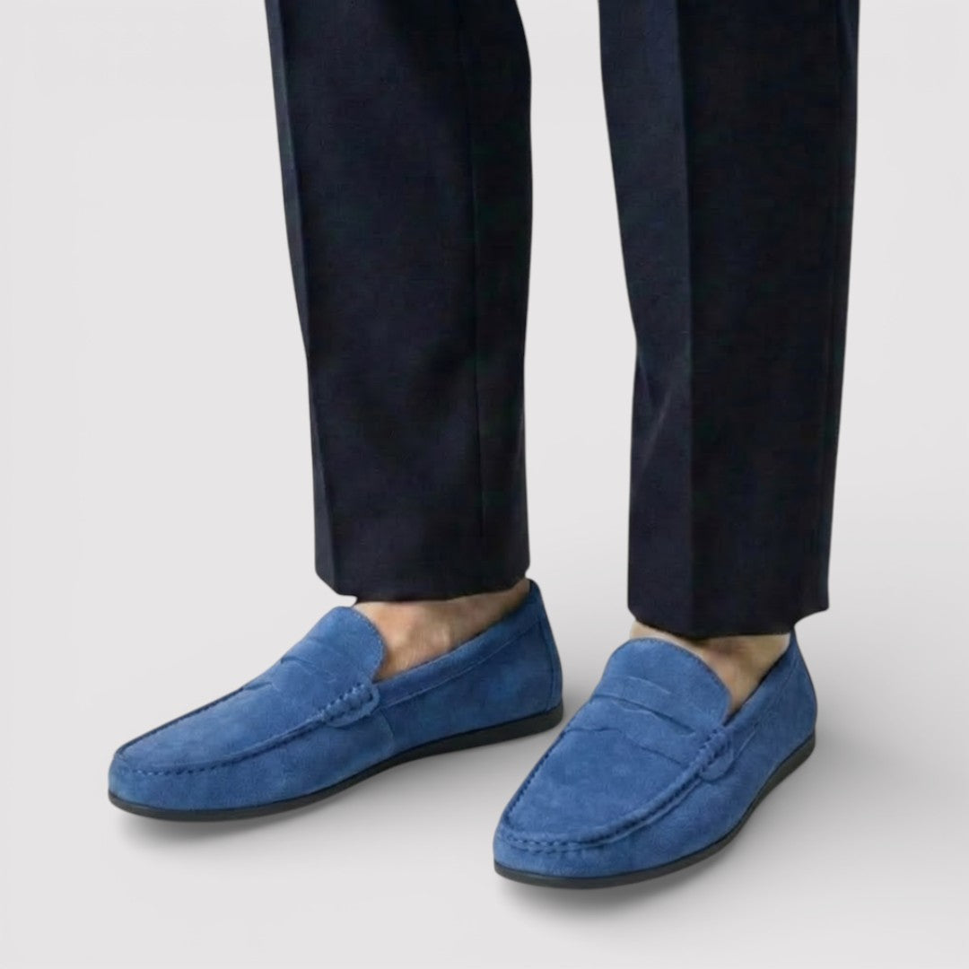 ラグジュアリーで快適なローファー