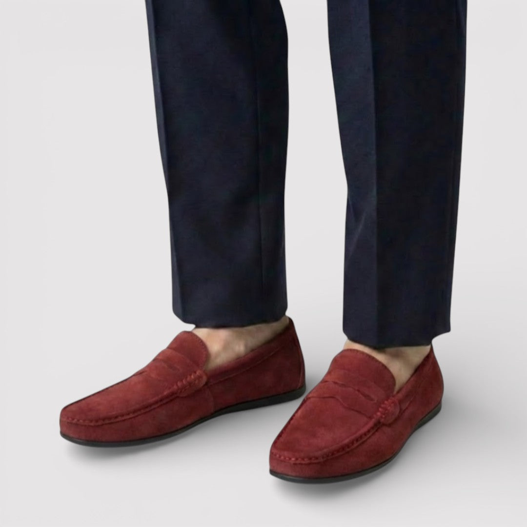 ラグジュアリーで快適なローファー