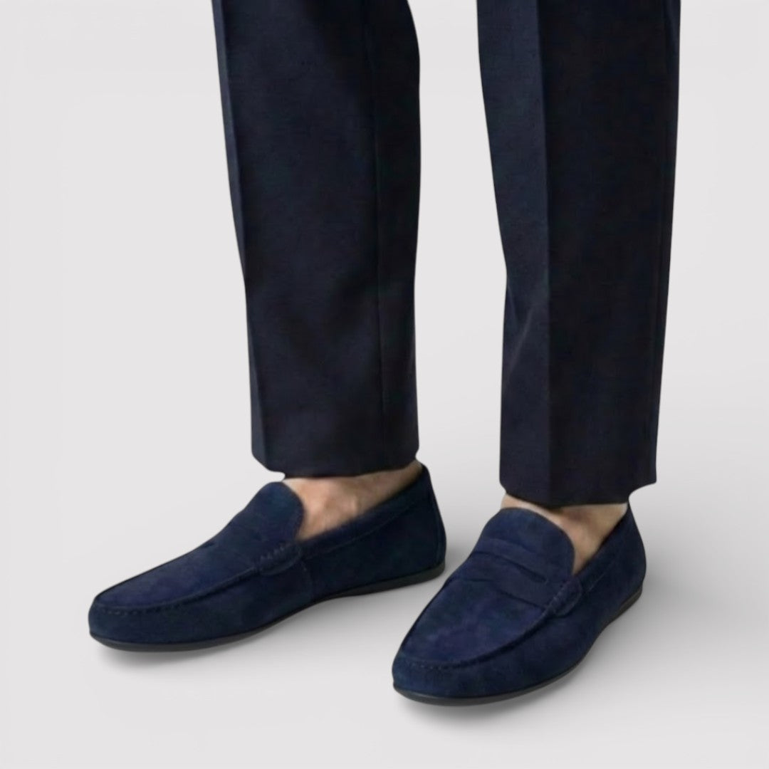 ラグジュアリーで快適なローファー